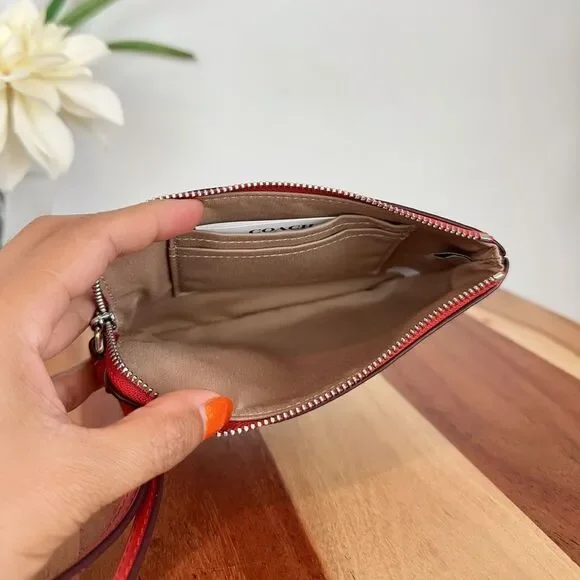NWT Coach Corner Zip Wristlet With Stripe‎ Print - Picture 6 of 7